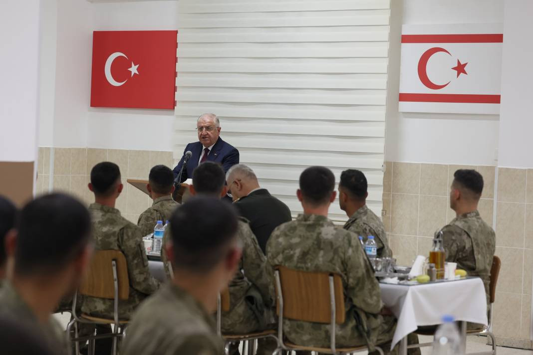 Bakan Güler KKTC'de Mehmetçikle bir araya geldi - Resim: 10
